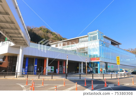 [滋賀縣]晴朗的大津服務區（名神高速公路） 75380308