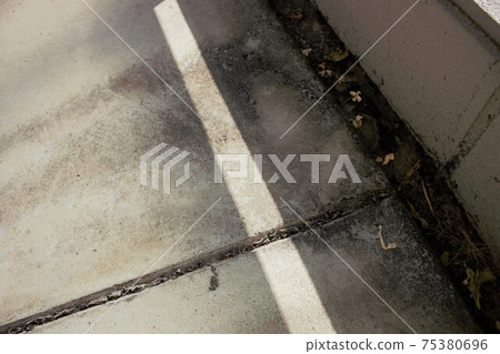陽台溝上的污垢 75380696