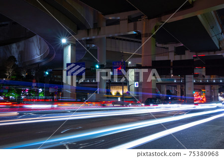 澀谷線3號大都市高速公路上的運輸池ji大橋周圍的夜景[交通圖像] 75380968