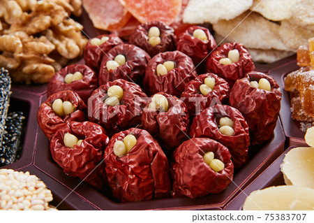 Scrap food Scrap food 75383707