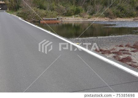Sada subsidence bridge and houseboat Sada subsidence bridge and houseboat 75385698