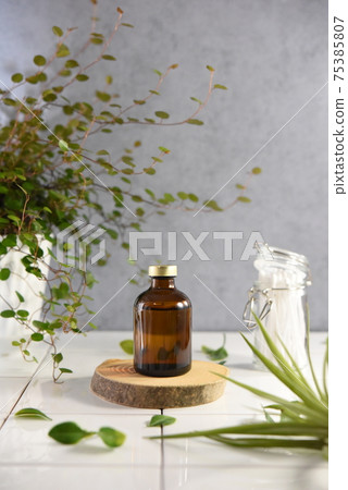 Bathroom aroma bottle 75385807