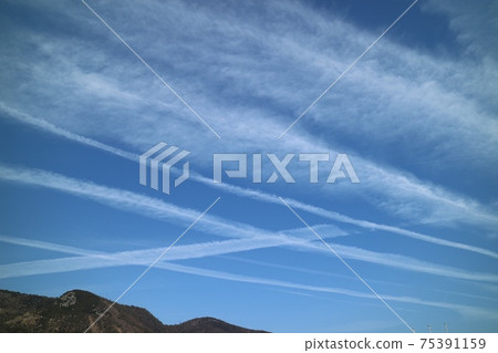 藍天和雲彩 藍天和雲彩 75391159