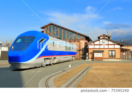 [愛媛縣]四國鐵路文化中心和天氣晴朗的免費軌電車 75395240