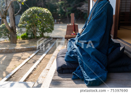 Zen meditation 75397690