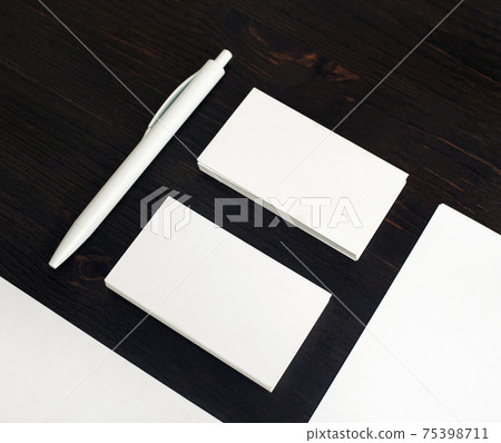 Business cards, pen 75398711