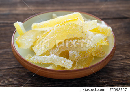 Candied pomelo 75398737