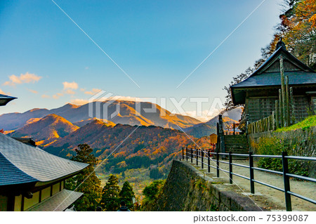 秋天的山寺 75399087