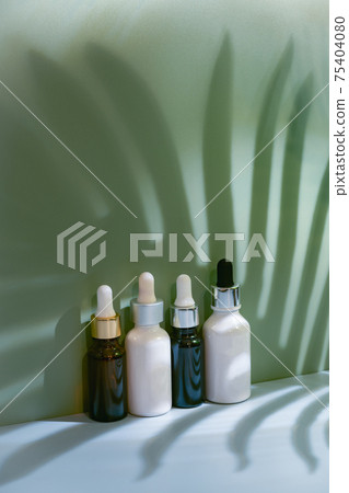 Bottle with oil or serum 75404080