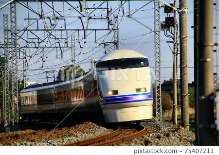 "Limited Express Spacia" that runs fast to Nikko "Limited Express Spacia" that runs fast to Nikko 75407211
