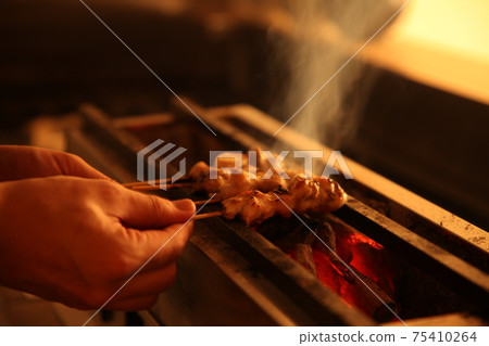烤雞肉串的工匠 烤雞肉串的工匠 75410264