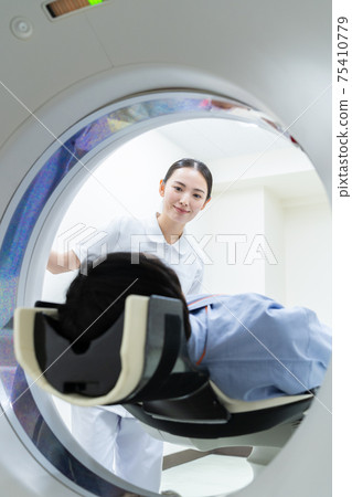 Hospital human dock MRI CT examination medical care 75410779