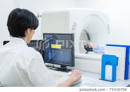 Hospital human dock MRI CT examination medical care 75410794