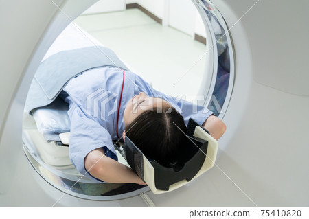Hospital human dock MRI CT examination medical care 75410820