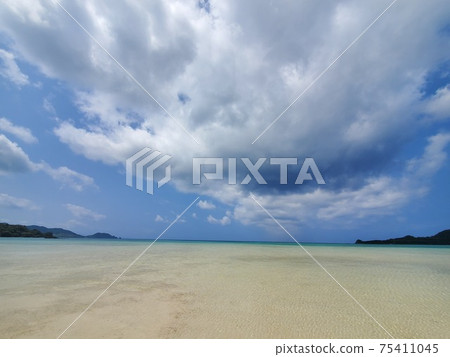 Ishigaki Island Sukuji Beach Early Summer 75411045