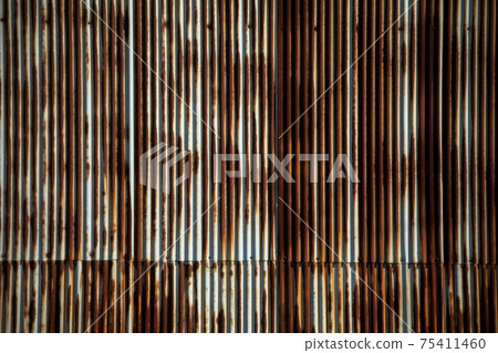 生鏽的棕褐色牆 75411460