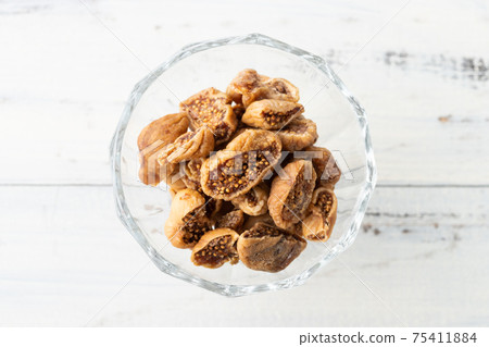 幹無花果採取自然背景 75411884