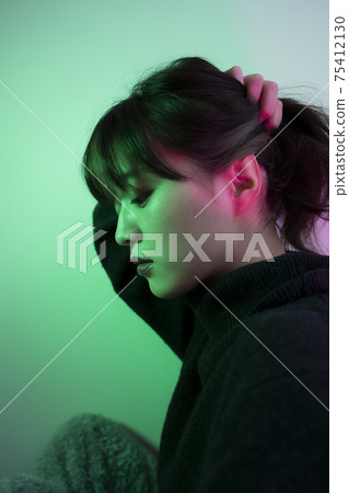 Color lights and women 75412130