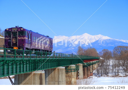 Spring Nemuro Main Line sightseeing train "Shimizu" 75412249