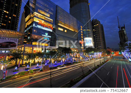 城市的夜景和街道 城市的夜景和街道 75412667