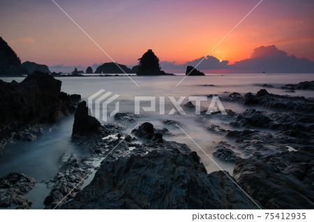 夏山海岸日出 夏山海岸日出 75412935