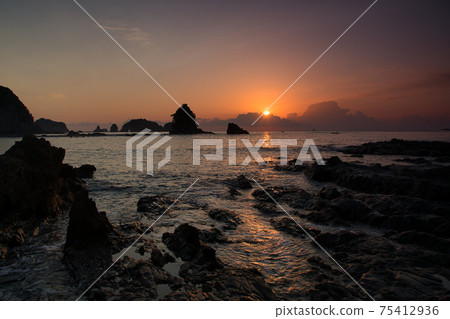 夏山海岸日出 夏山海岸日出 75412936