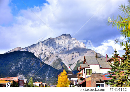 加拿大班夫和喀斯喀特山景觀 75414112