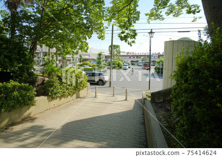 藤岡車站前公園的車站大樓 藤岡車站前公園的車站大樓 75414624