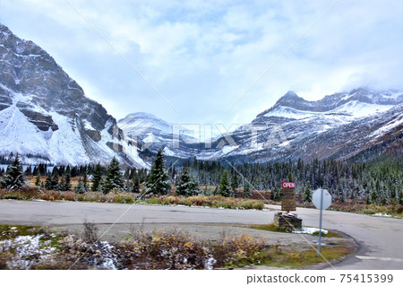 Canadian Rockies Canadian Rockies 75415399