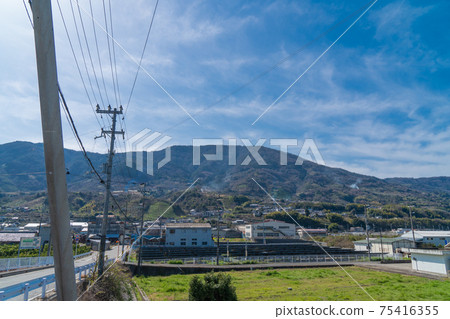 從龍門大橋附近眺望的龍門山(和歌山縣木川市) 從龍門大橋附近眺望的龍門山(和歌山縣木川市) 75416355