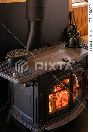 柴火爐，壁爐，美麗的火焰 75418049