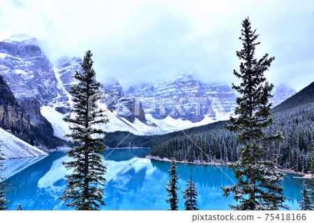 神秘的冰Mor湖,隨著時間的流逝而變色 神秘的冰Mor湖,隨著時間的流逝而變色 75418166