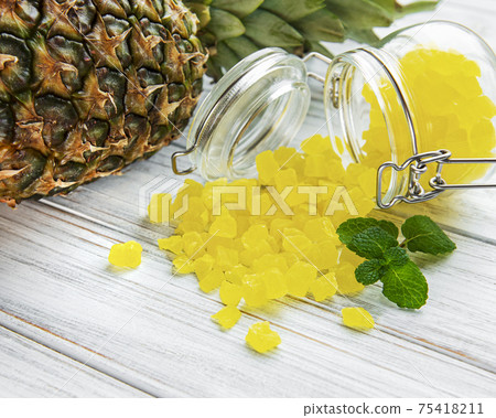 Sweet pineapple succade cubes Sweet pineapple succade cubes 75418211