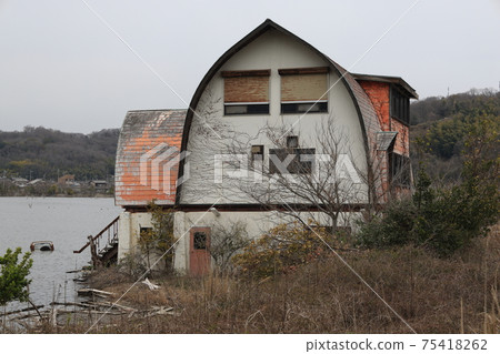 日本岡山縣瀨戶內市的淹沒養老金 日本岡山縣瀨戶內市的淹沒養老金 75418262