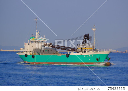 在大阪灣活躍的腸船（礫石運輸船） 75422535