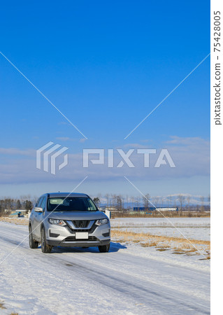 Snow country_driving image of snowy road Snow country_driving image of snowy road 75428005