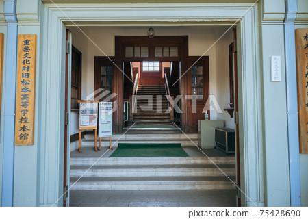 Former Matsumoto High School Main Building Front Exit [Agatanomori Cultural Center] 75428690