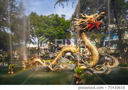 Dragon sculpture in Chinatown of Ho Chi Minh, Vietnam 75430638