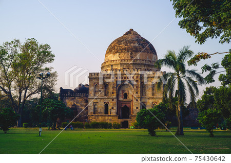 Bara Gumbad at lodi garden in delhi, india at dusk 75430642