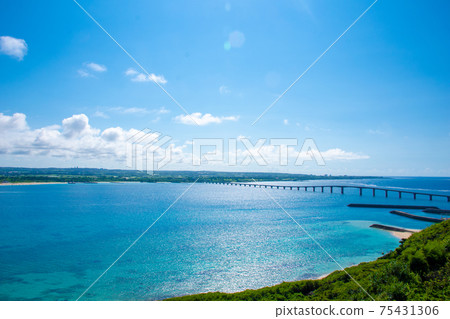 宮古島的鈷藍色景觀 宮古島的鈷藍色景觀 75431306