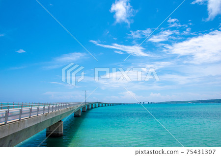 宮古島的鈷藍色景觀 75431307