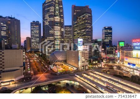 《東京》新宿副中心/城市夜景 《東京》新宿副中心/城市夜景 75433647