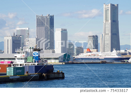 從近海看橫濱港未來區的建築物 75433817