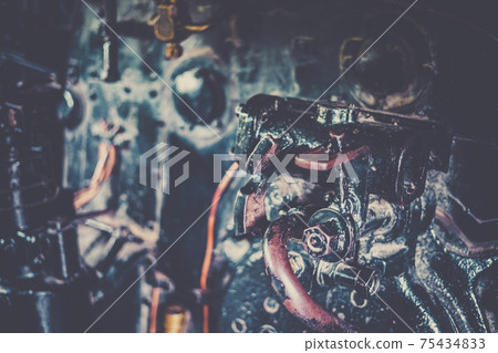 舊蒸汽機設備的圖像 舊蒸汽機設備的圖像 75434833