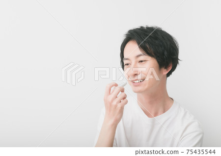 Men's cosmetics (lip balm) 75435544