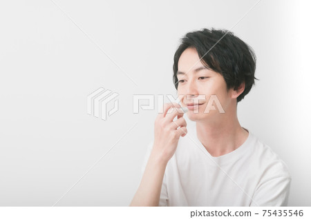 男士化妝品(潤唇膏) 男士化妝品(潤唇膏) 75435546