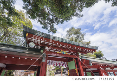 Okunitama Shrine, shrines and temples, Nakajakumon, worship hall, historical building 75435595