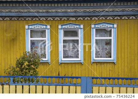 Log Cabin in Yellow in Urals Log Cabin in Yellow in Urals 75436224