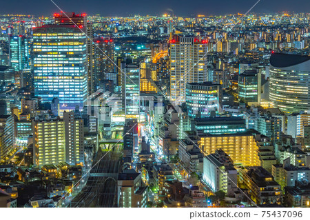Night view of the city around Tokyo Meguro Station 75437096