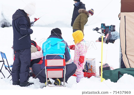 Smelt fishing with family Smelt fishing with family 75437969